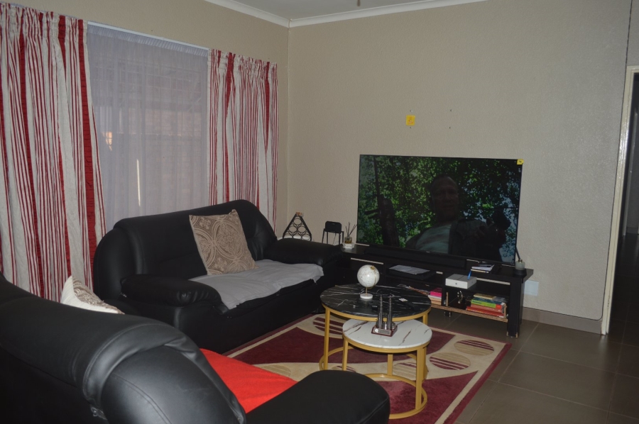 3 Bedroom Property for Sale in La Hoff North West